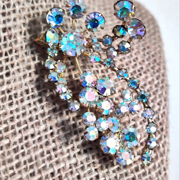 Vintage Austrian Crystals Brooch - Picture 2 of 16